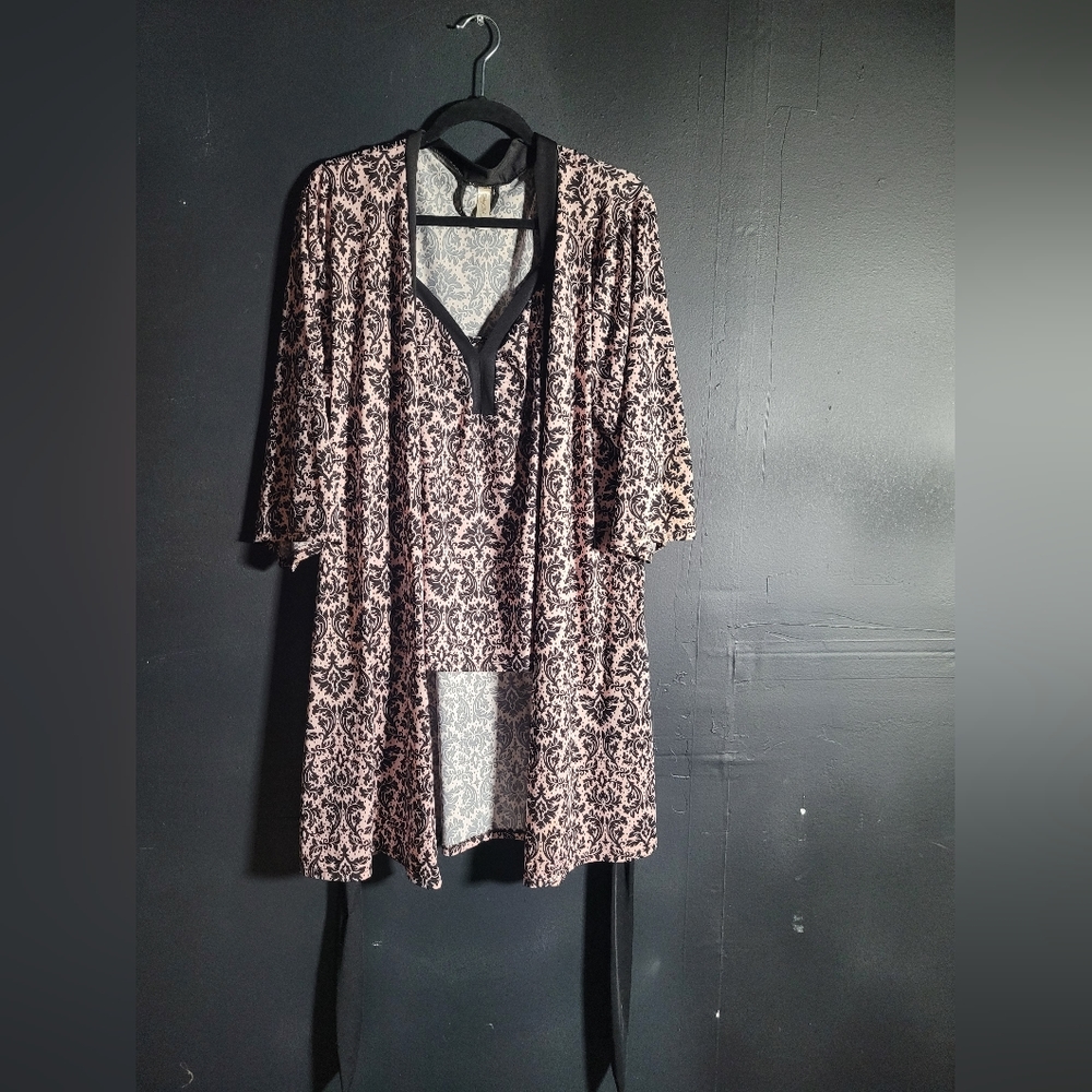 Pink and Black Robe Set - Picture 2 of 2